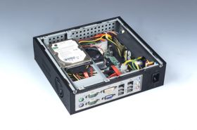 AIMB-C200-55ZE - Low Cost Mini ITX Gehäuse für Mini-ITX Mainboards (AIMB-2xx-Reihe) m. 55W